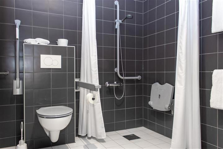 Hotell Fritidsparken شين المظهر الخارجي الصورة