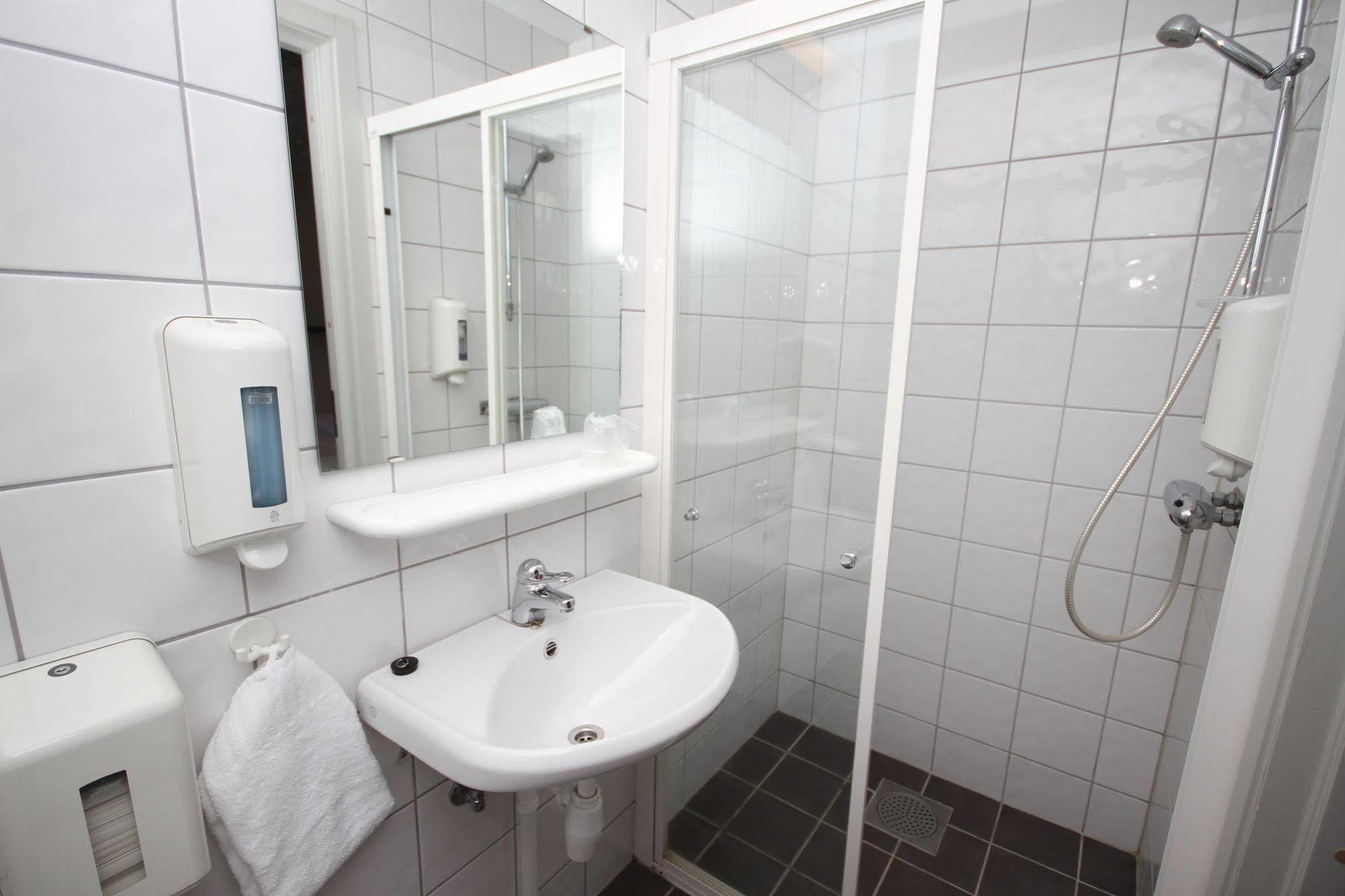 Hotell Fritidsparken شين المظهر الخارجي الصورة